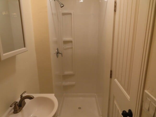 Building Photo - Renovated Studio Apartment in La Mesa