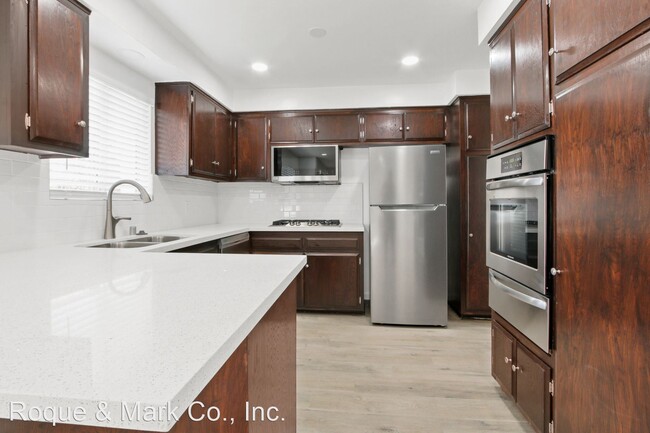 Primary Photo - 2 br, 2 bath Apartment - 828 18th Street 8...