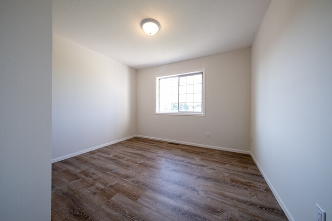 Building Photo - 2246 Flamingo Dr