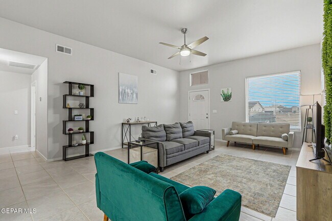 Building Photo - 664 Paseo Modesto Dr