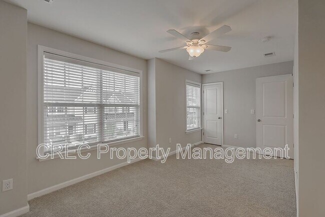 Building Photo - 270 Swallowtail Ln