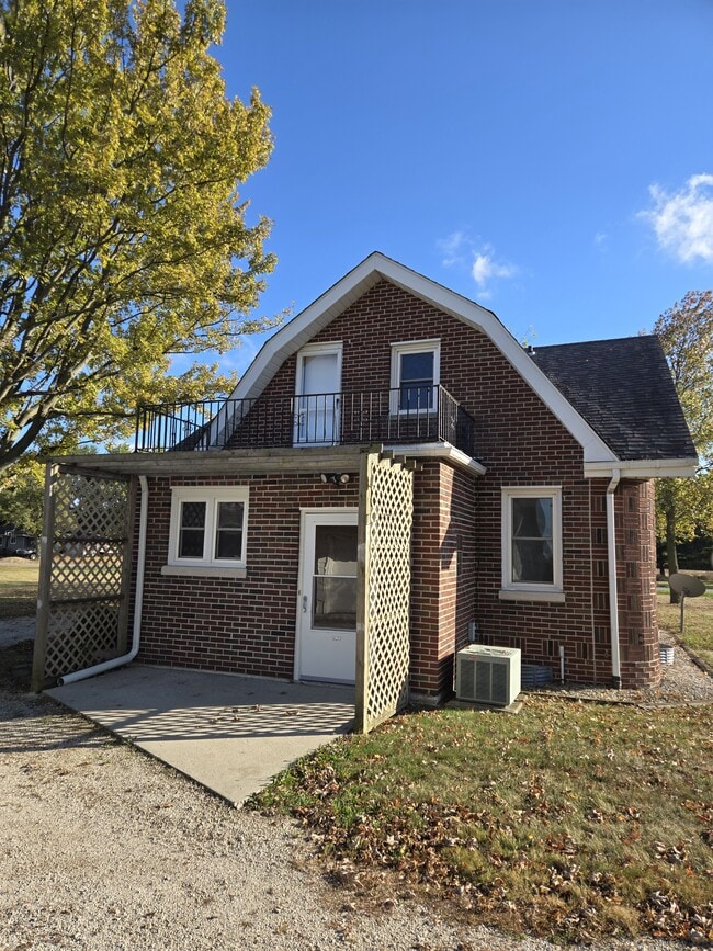 Building Photo - 9701 Brown Rd