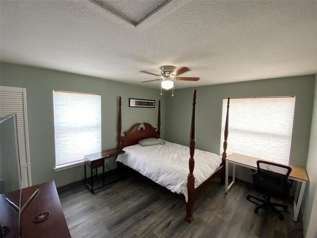 Building Photo - 407 Alta Vista Dr