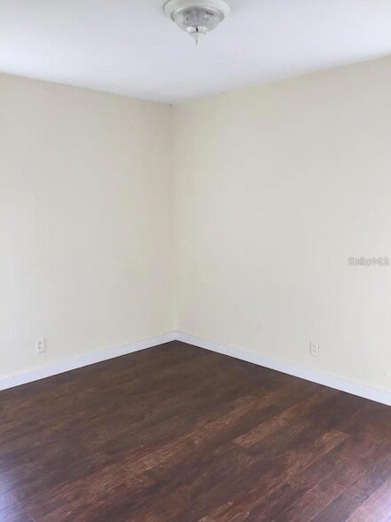 Building Photo - 762 60th Ave NE