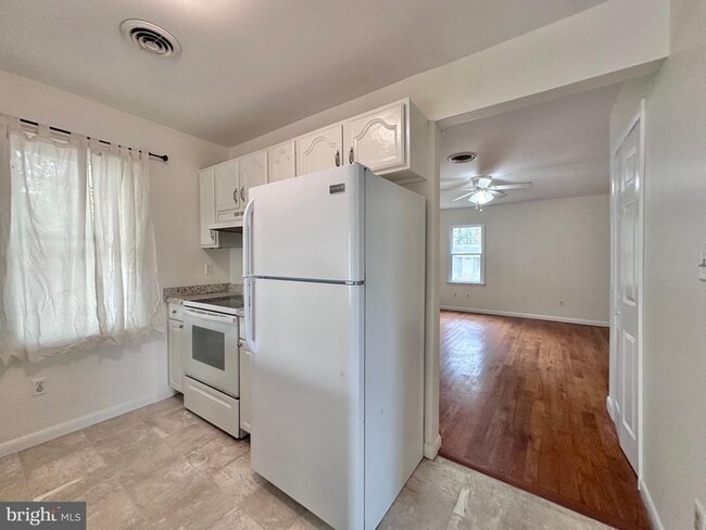 Building Photo - 106 Lee St