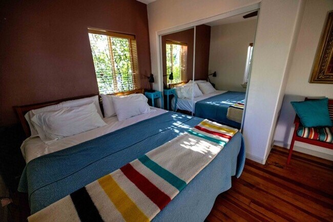 Building Photo - Modern Comfort with Fireplace & Yard | 2BR...