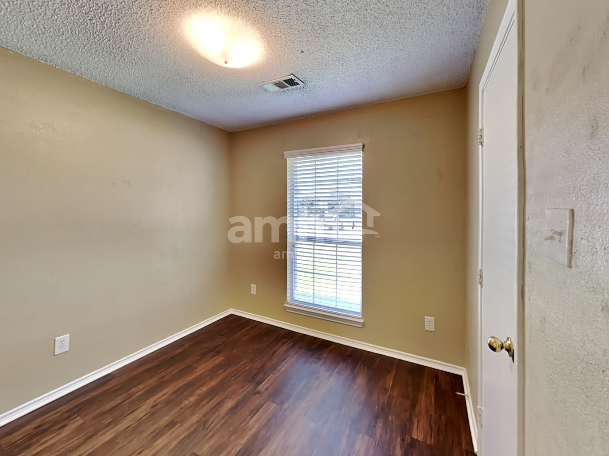 Building Photo - 6501 Gardenia Dr