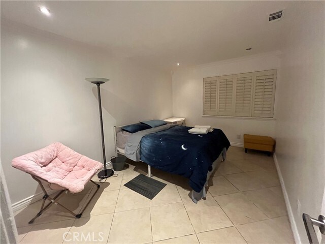 Building Photo - 5958 Quiroz Dr