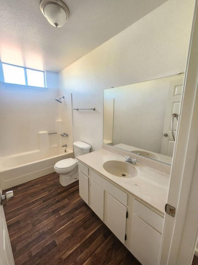 Building Photo - 73512 Sun Valley Dr