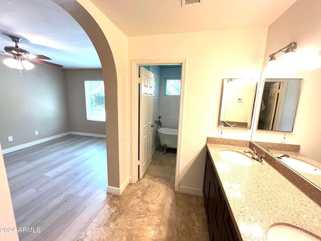 Building Photo - 34 S Rita Ln