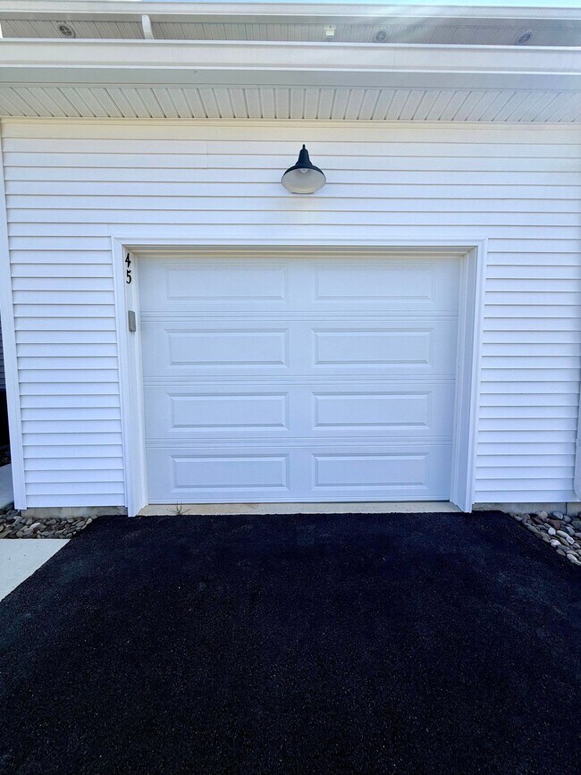 Building Photo - 45 N Conifer Dr