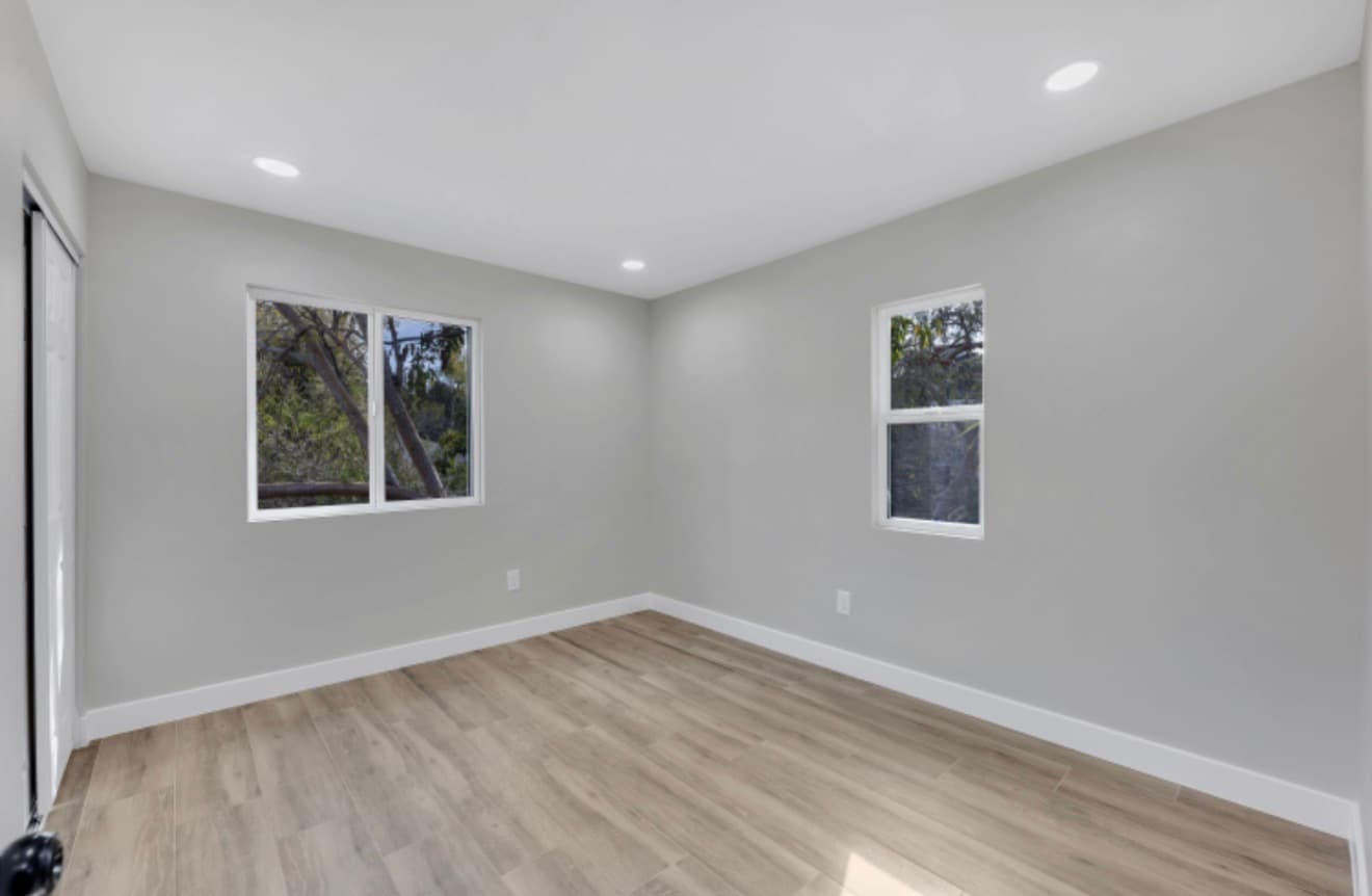 Building Photo - 1223 N Ave 45