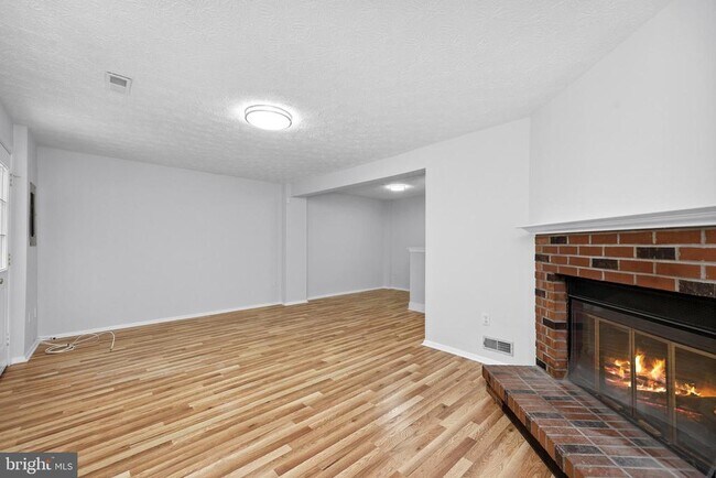 Building Photo - 1632 Barnstead Dr