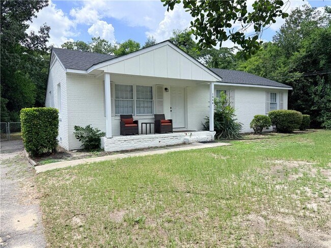 Building Photo - 1944 Westhill Dr