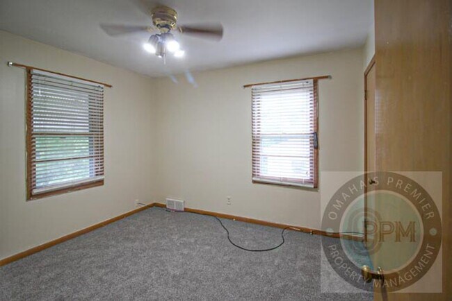 Building Photo - Raised Ranch | 3 Bedroom 2 Bathroom Home | Benson
