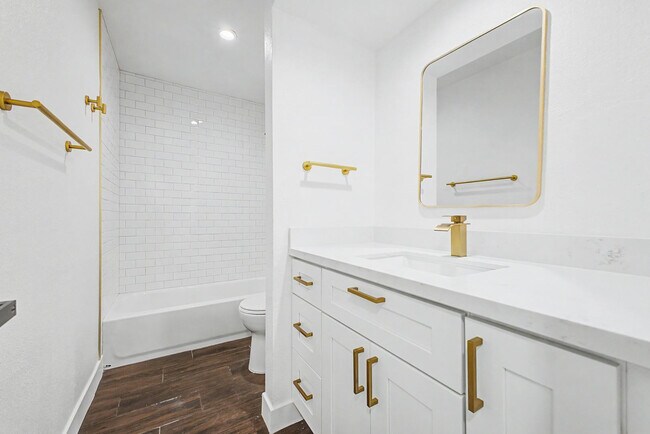 Building Photo - 4127 N 106th Ave