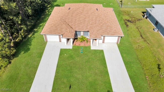 Building Photo - 901 Albany Ave