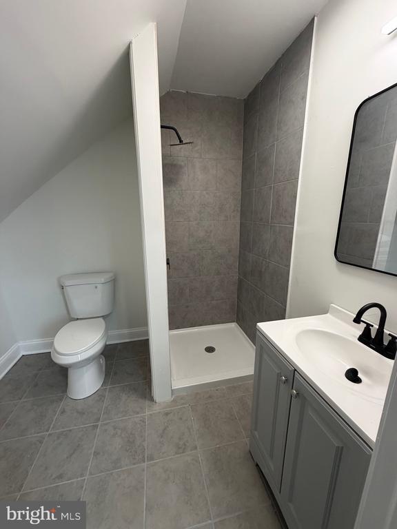 Building Photo - 197 Main St