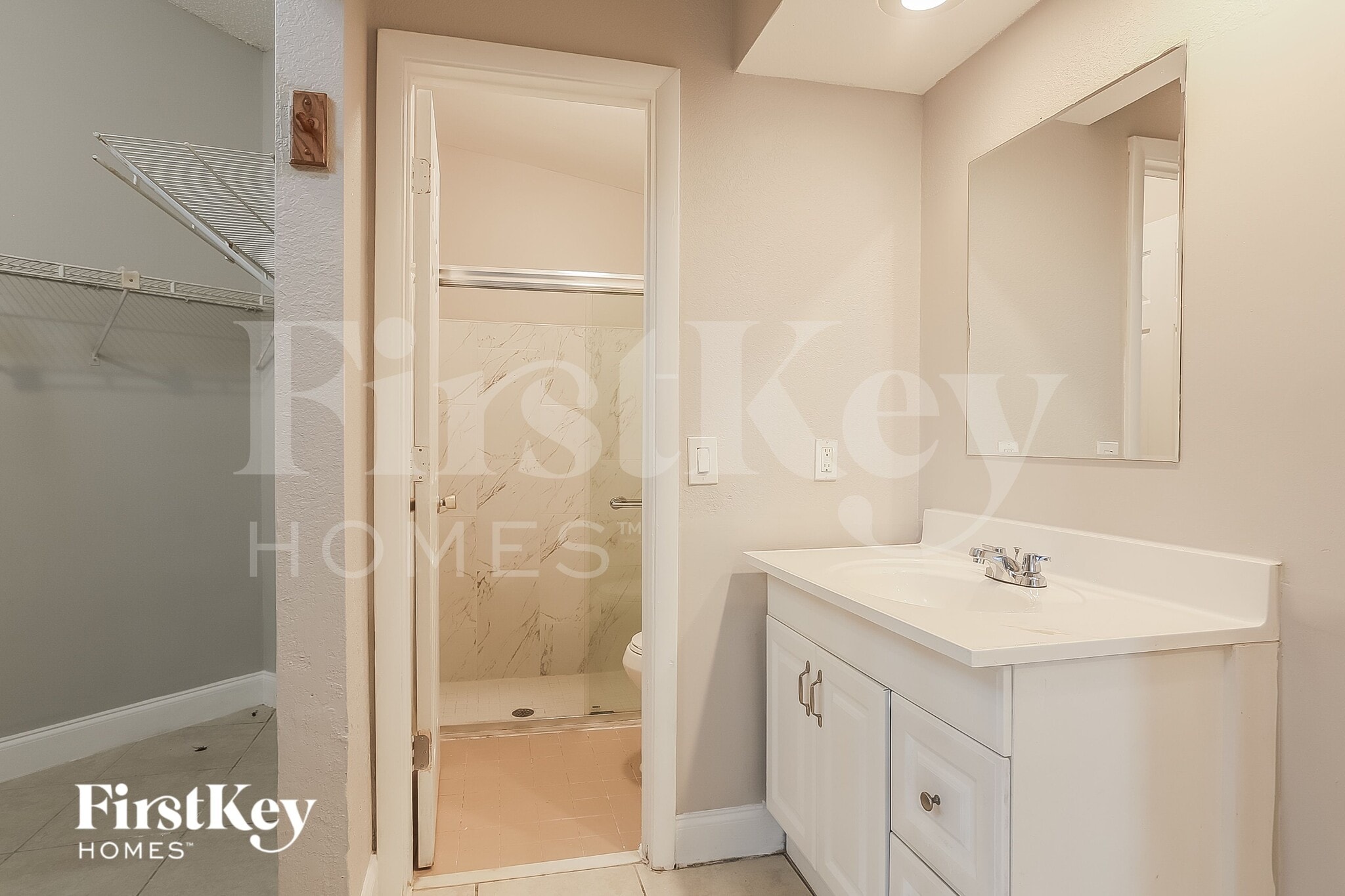 Building Photo - 1013 SW 49th Ave