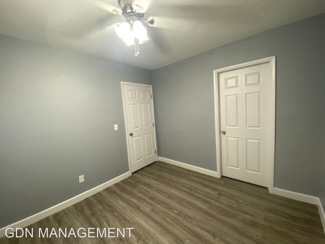 Building Photo - 2839-2857 Cypress Way