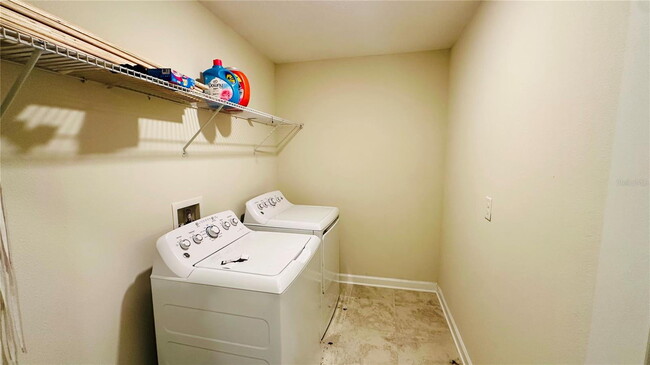 Building Photo - 2525 Camden Park Cir