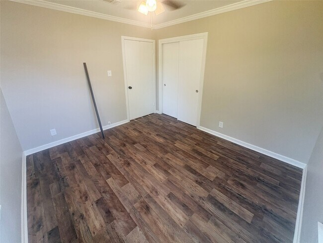 Building Photo - 225 Sarlee Dr