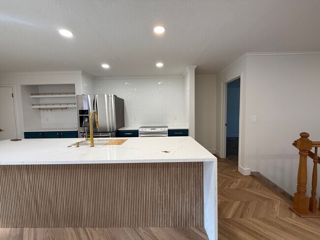 Building Photo - Beautifully Updated Home in Holladay