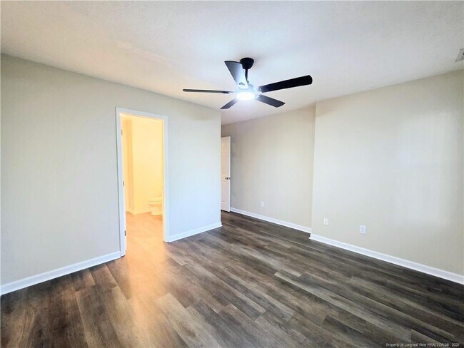 Building Photo - 302 Bubble Creek Ct