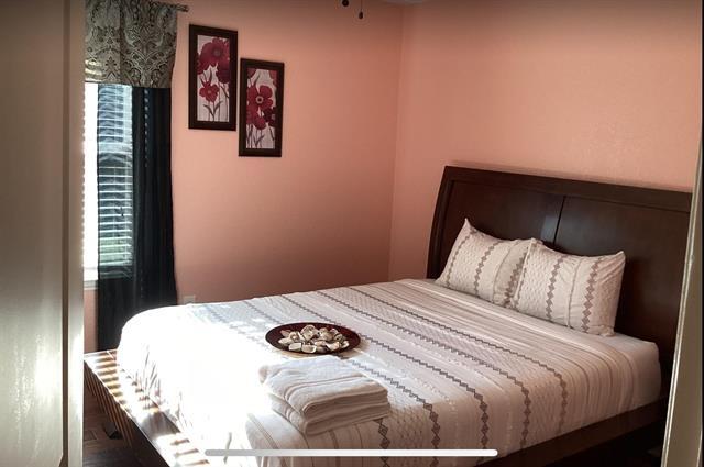 Building Photo - 1020 Union Dr