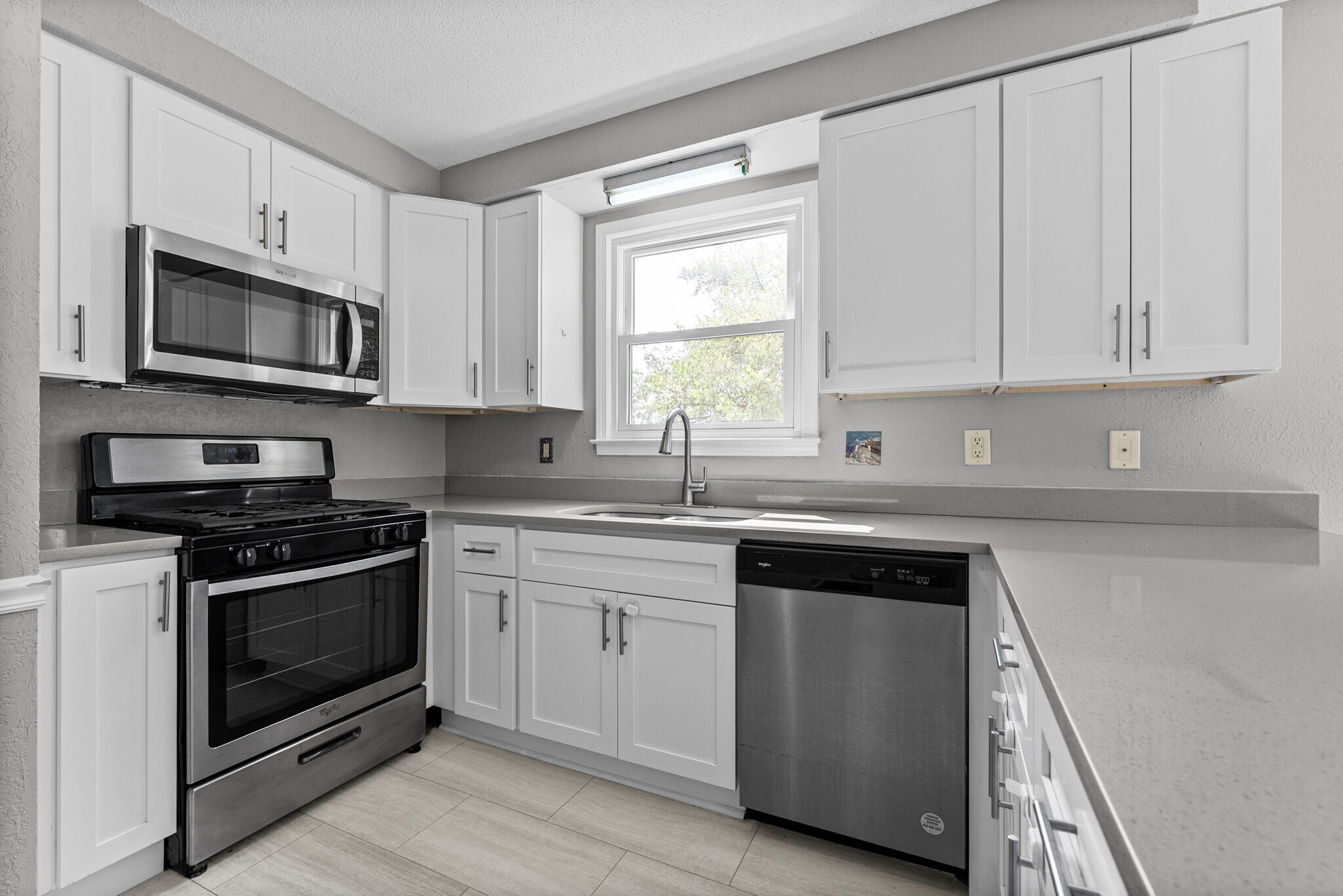 Building Photo - 718 Jace Dr
