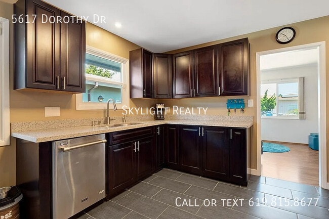 Building Photo - 5617 Dorothy Dr