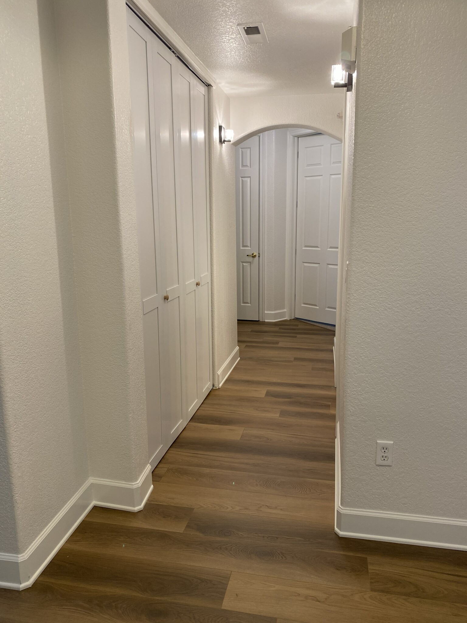 Hallway leading to bedrooms and bathrooms - 1735 N Ogden St