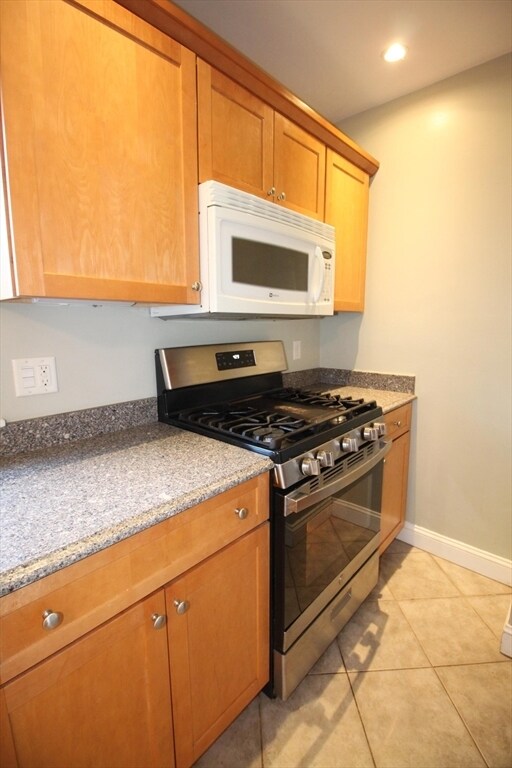 Building Photo - 63 Foster St