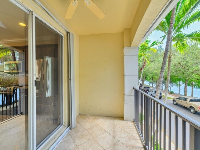 Building Photo - 2891 S Greenleaf Cir