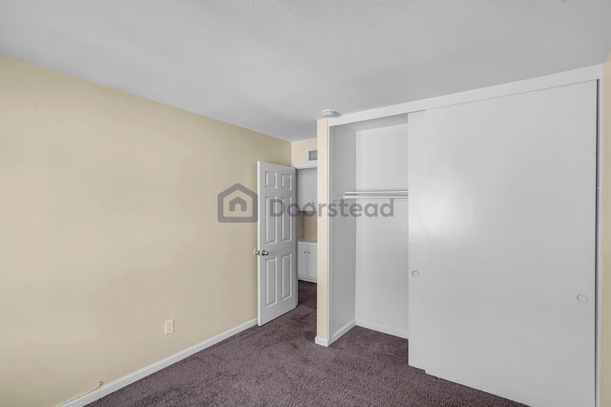 Building Photo - 2521 W Sunflower Ave