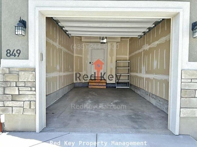 Building Photo - Glen Eagles Ct. Townhouse