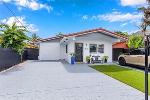 Building Photo - 2035 SW 58th Ct