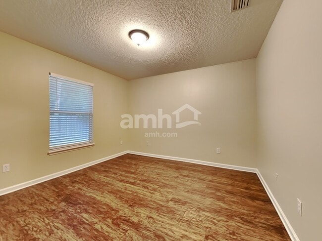 Building Photo - 13966 Summer Breeze Dr