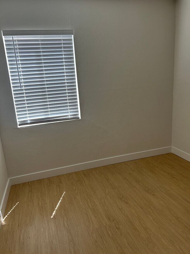 Building Photo - 439 K St