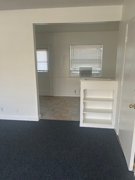 Building Photo - 12233 Vanowen St