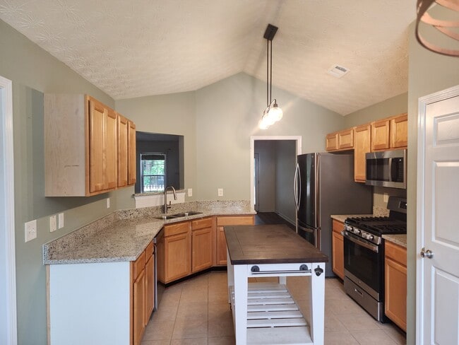 Building Photo - 1160 Grace Dr