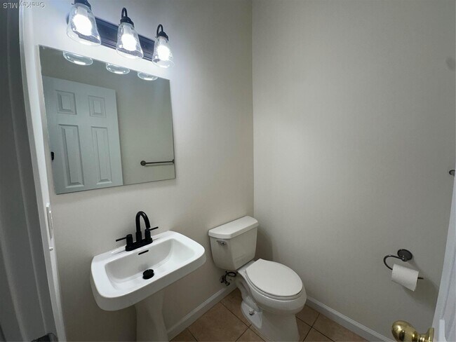 Building Photo - 133 High Point Cir