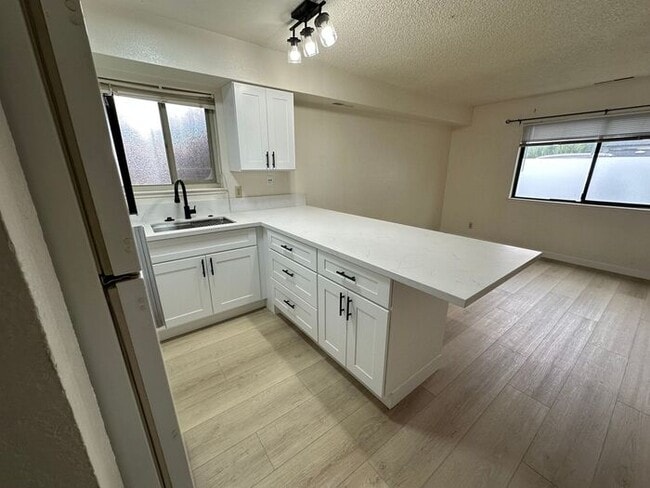 Building Photo - MOVE IN SPECIAL!! DEPOSIT MOVES YOU IN!!!