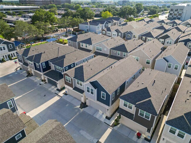 Building Photo - 1519 Beach Oak Dr