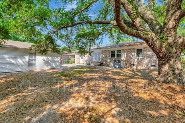 Building Photo - 4313 Helene Dr