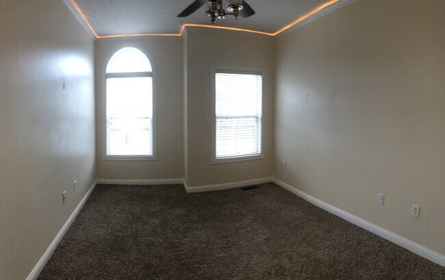 Building Photo - 1471 Autumn Oak St