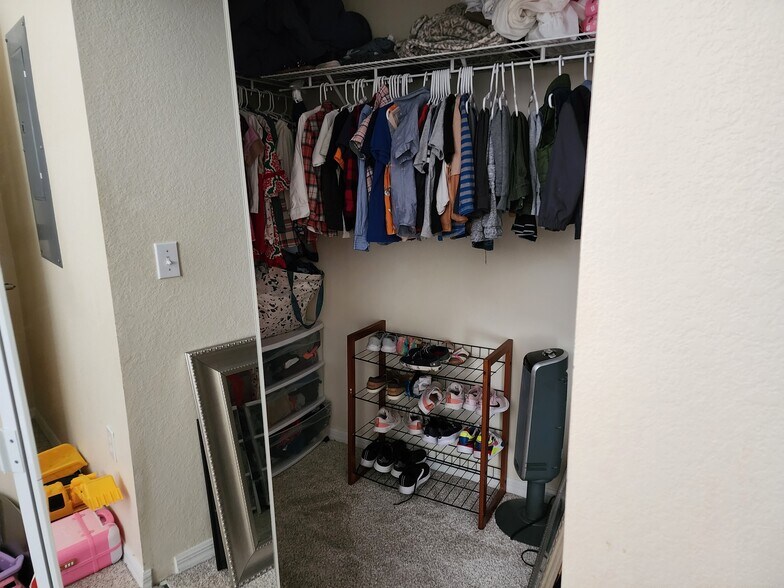 Guest Closet - 4833 SW 91st Ter