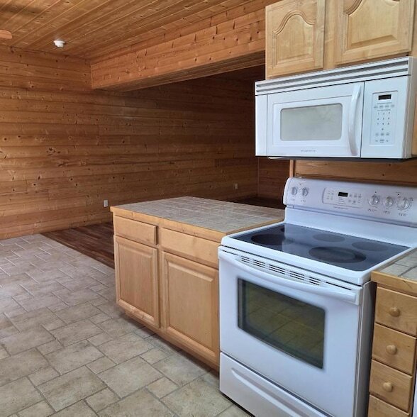 Building Photo - 7749 Mcgur Rd