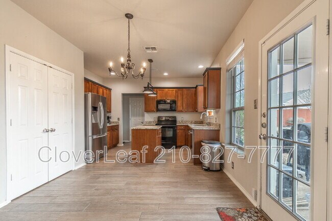 Building Photo - 170 Bentwood Ranch Dr