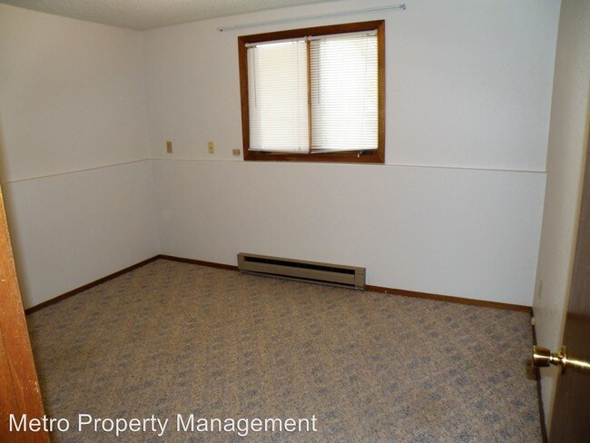Building Photo - 287-309 Aristocrat Dr
